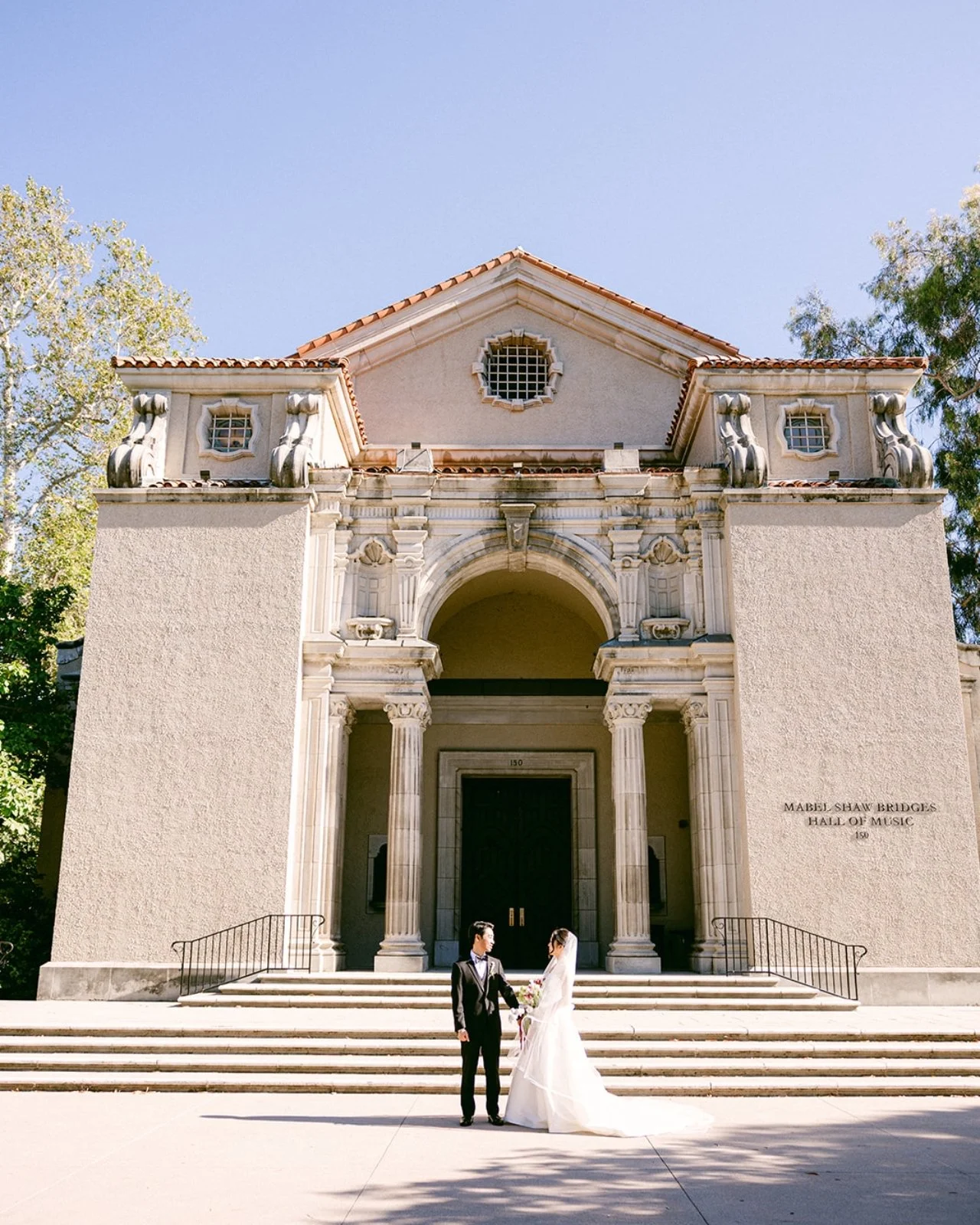 If you&rsquo;re looking for a European-Style cathedral to get married in but don&rsquo;t want to travel all the way to Europe, we&rsquo;ve found the next best thing for you right here in So-Cal. 

Mabel Shaw Hall of Bridges at Pomona College in Clare