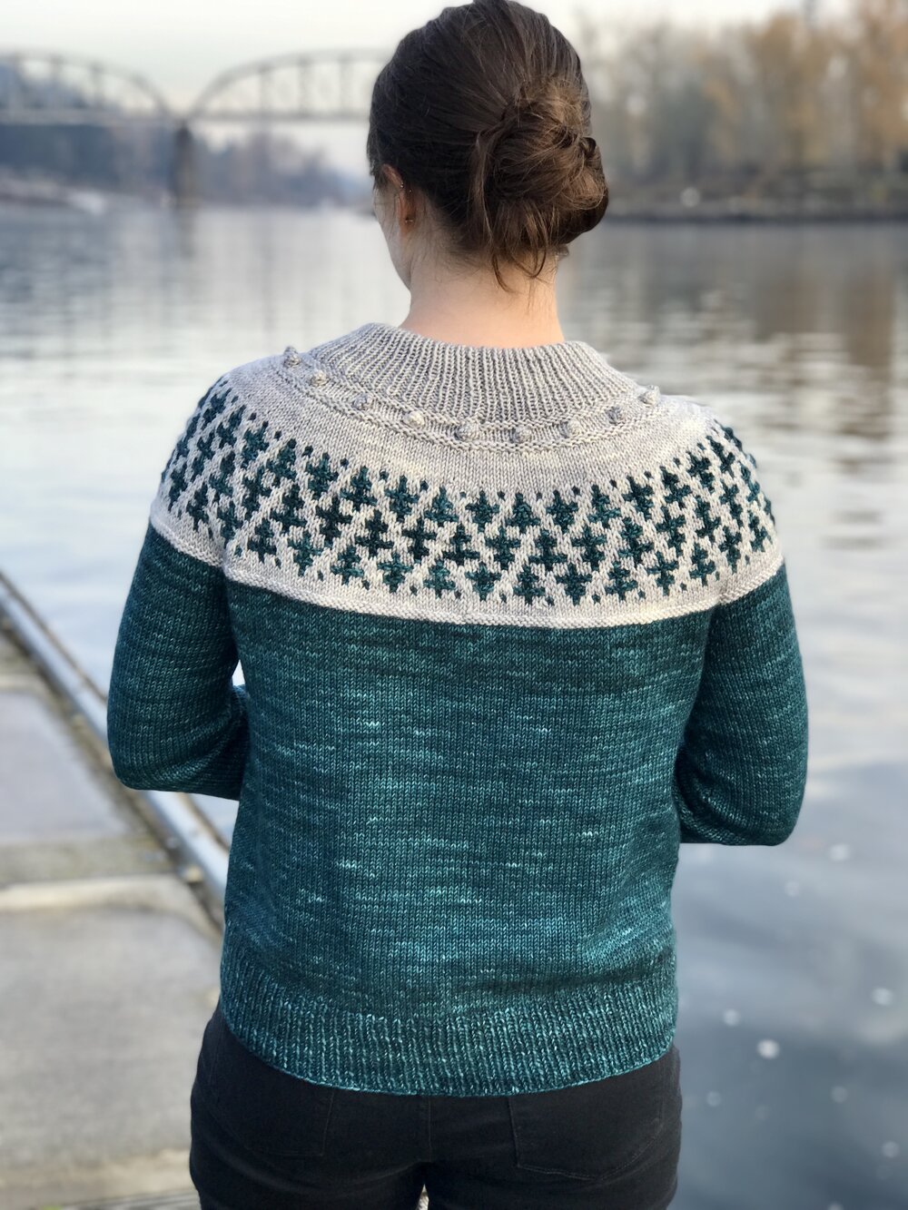 Tuck Pullover, Knitting Pattern by Véronik Avery