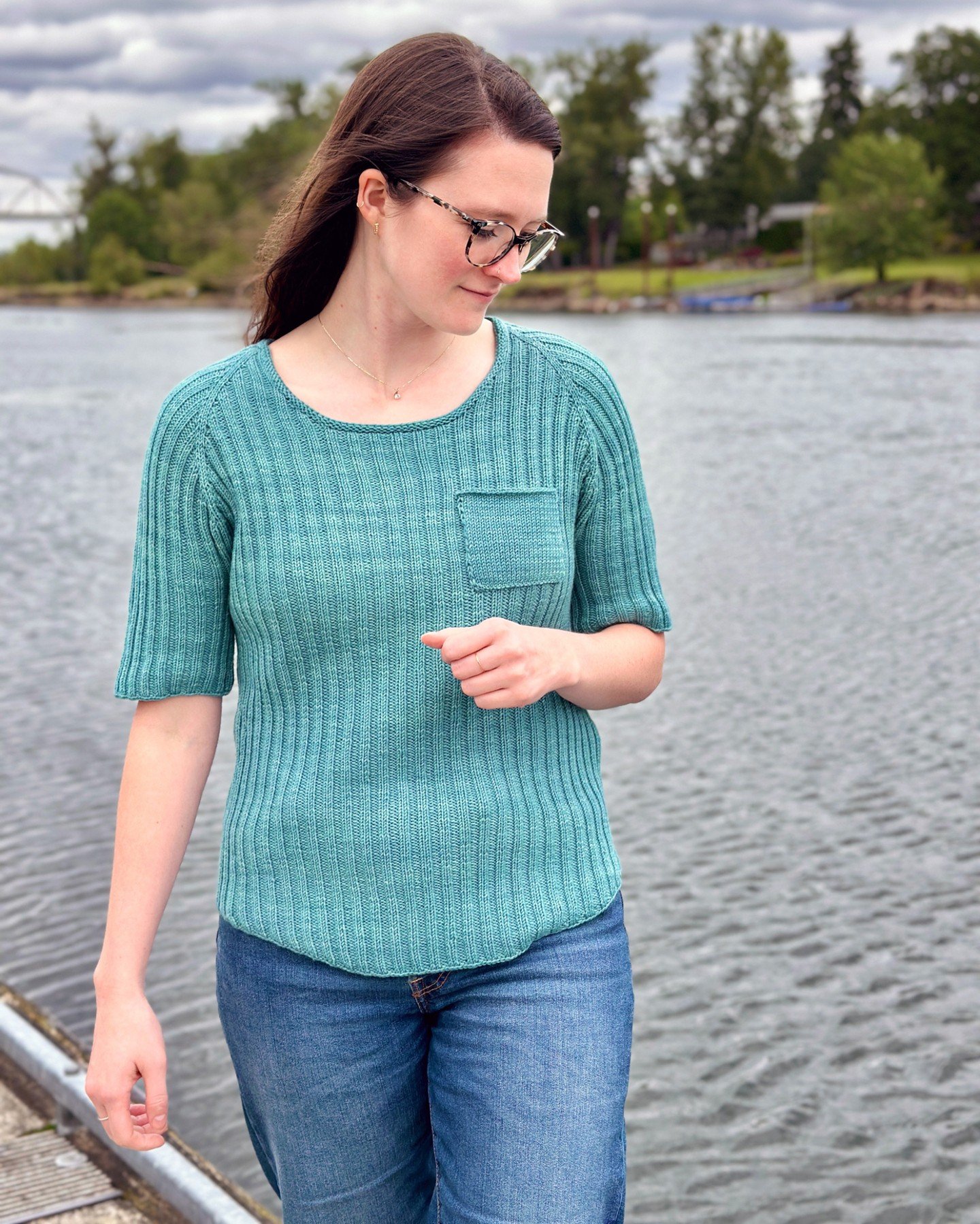 Did you see that Classic Ribbed Tee is now available?  And, did you notice that one sample has 2 different sleeve lengths? 😀 I need to match them up. Should I make both &frac34; length, long or short? 
. 
There are so many options in this pattern fo