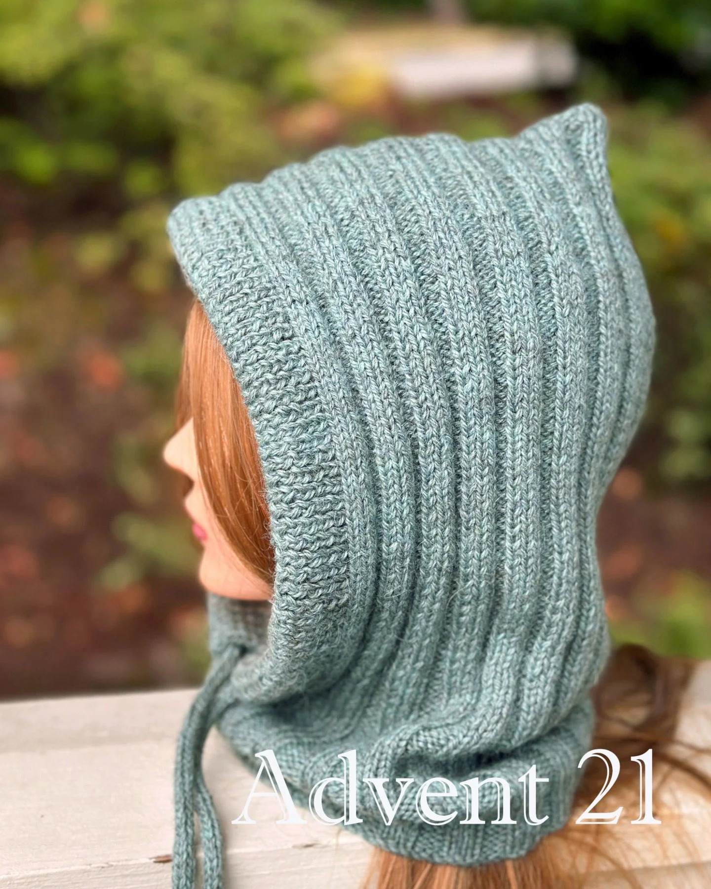 MT HOOD is today&rsquo;s Advent Surprise! 🎉 Mt. Hood is a cozy ribbed hoodie that has an attached cowl neck so you can put the hood up when the weather calls for it! Quick to knit and perfect for gifting, this piece can be worn as a classic cowl or 