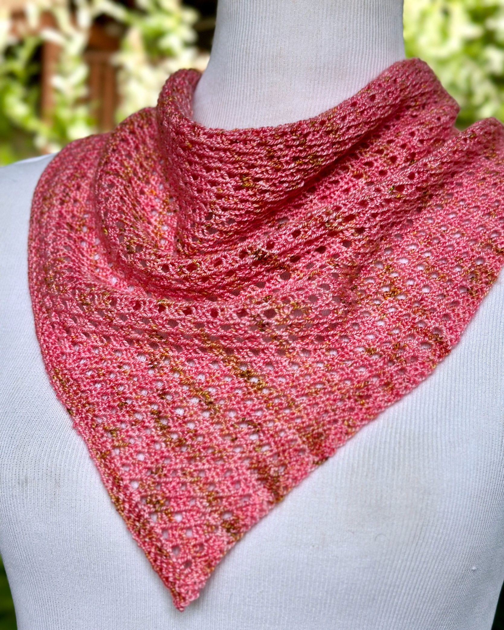 Moonbeam Cowl knitting pattern shown in Madelinetosh Lunar yarn.