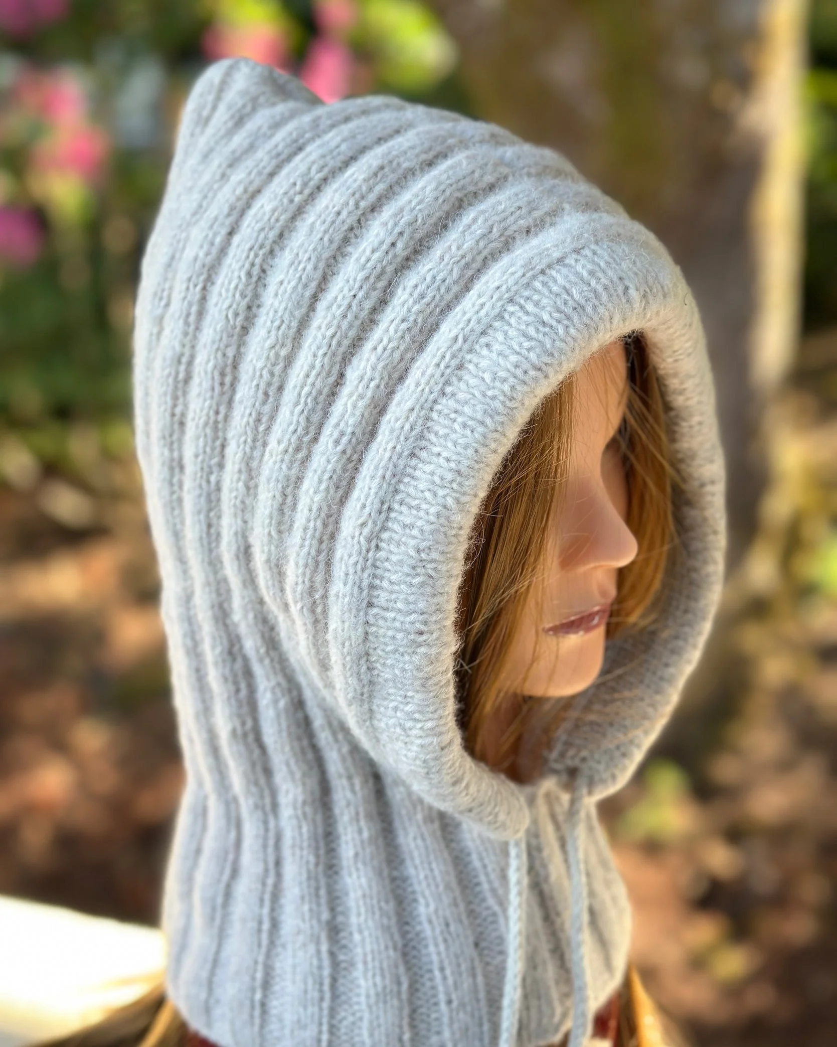 Mt Hood is an easy hoodie/cowl (balaclava) knitting pattern that can be adjusted for various weather conditions.p