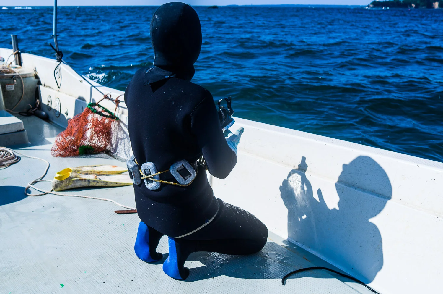  Free-diving or breath-hold diving is done without oxygen tanks and is difficult and dangerous work.   