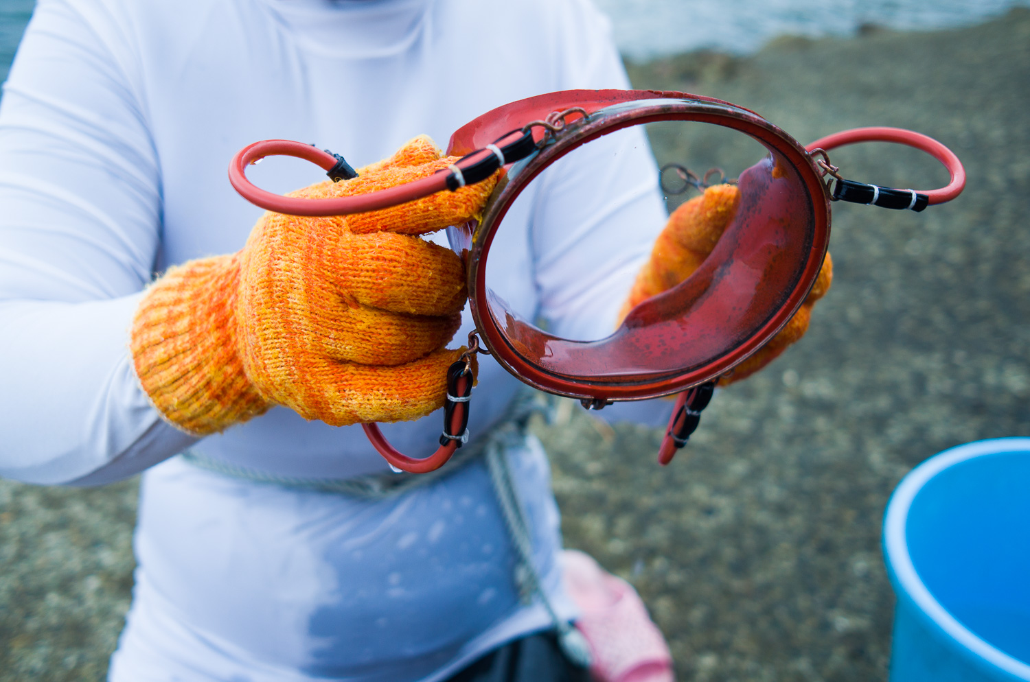  Traditional masks don't permit divers to equalize their ears to release pressure from descent, leaving many with ruptured ear drums. 
