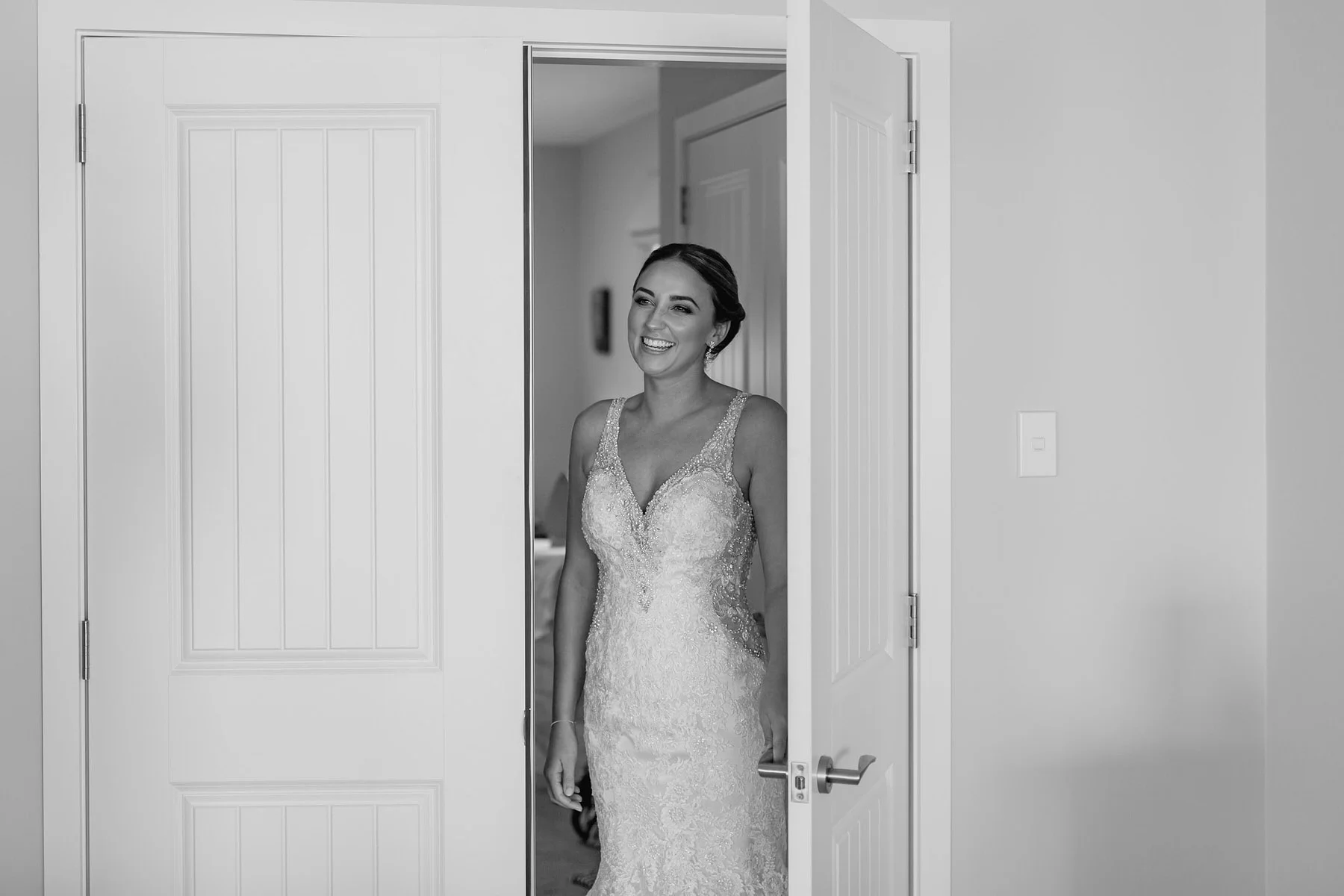 bridal-first-look-reveal-wedding-morning-auckland.JPG