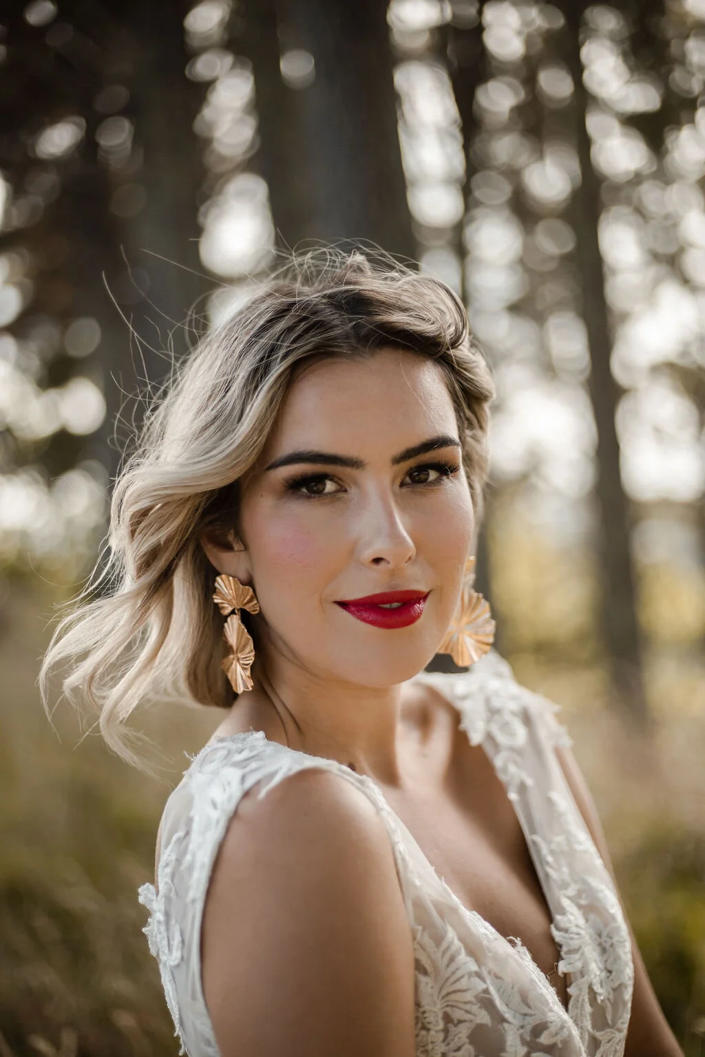 bold-red-lip--glam-bridal-makeup-tauranga.jpg