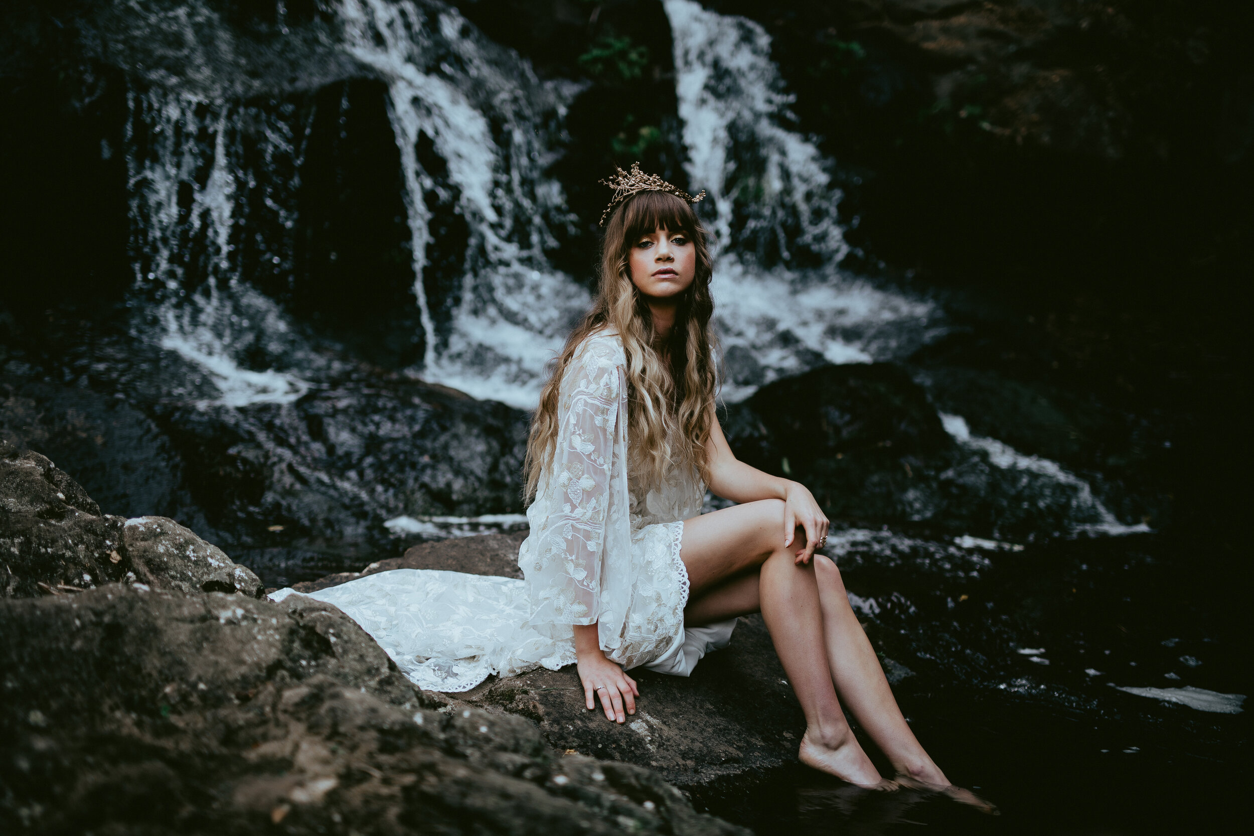 lace-wedding-gown-editorial-tauranga-waterfall.jpg