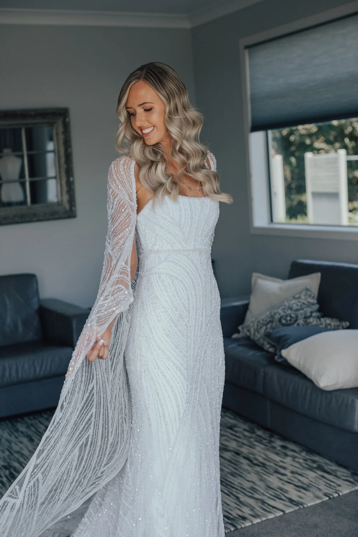 tauranga-wedding-makeup-blonde-glamour-waves-beaded-cape.JPG