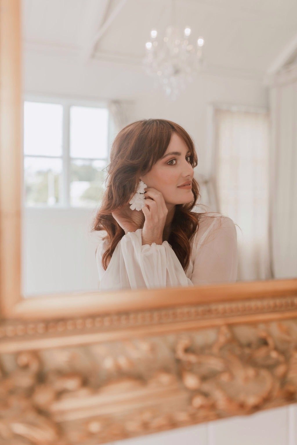 tauranga-bridal-makeup-artist-bride-mirror-close-up.jpg