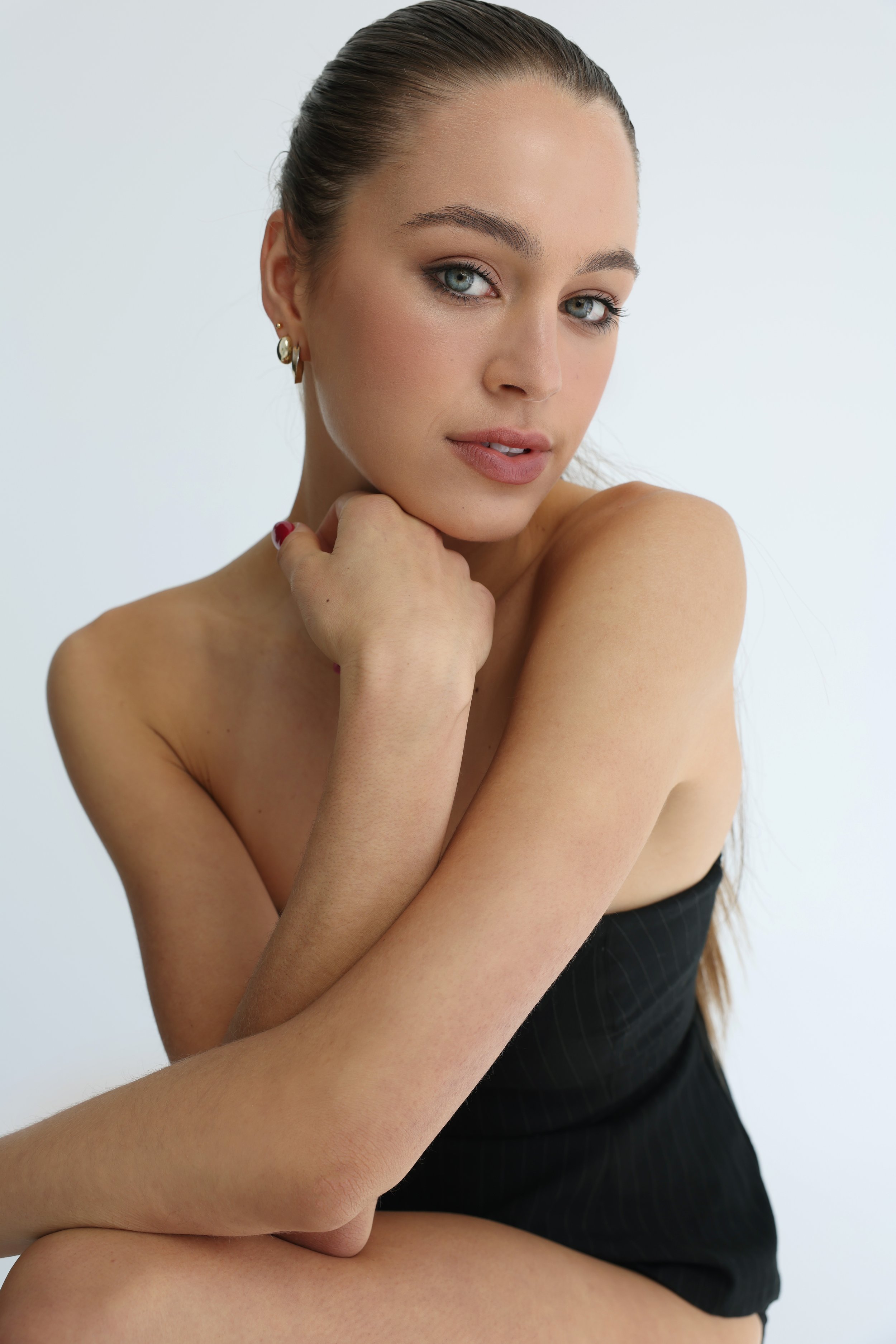 professional-commercial-model-headshot-portrait.jpg