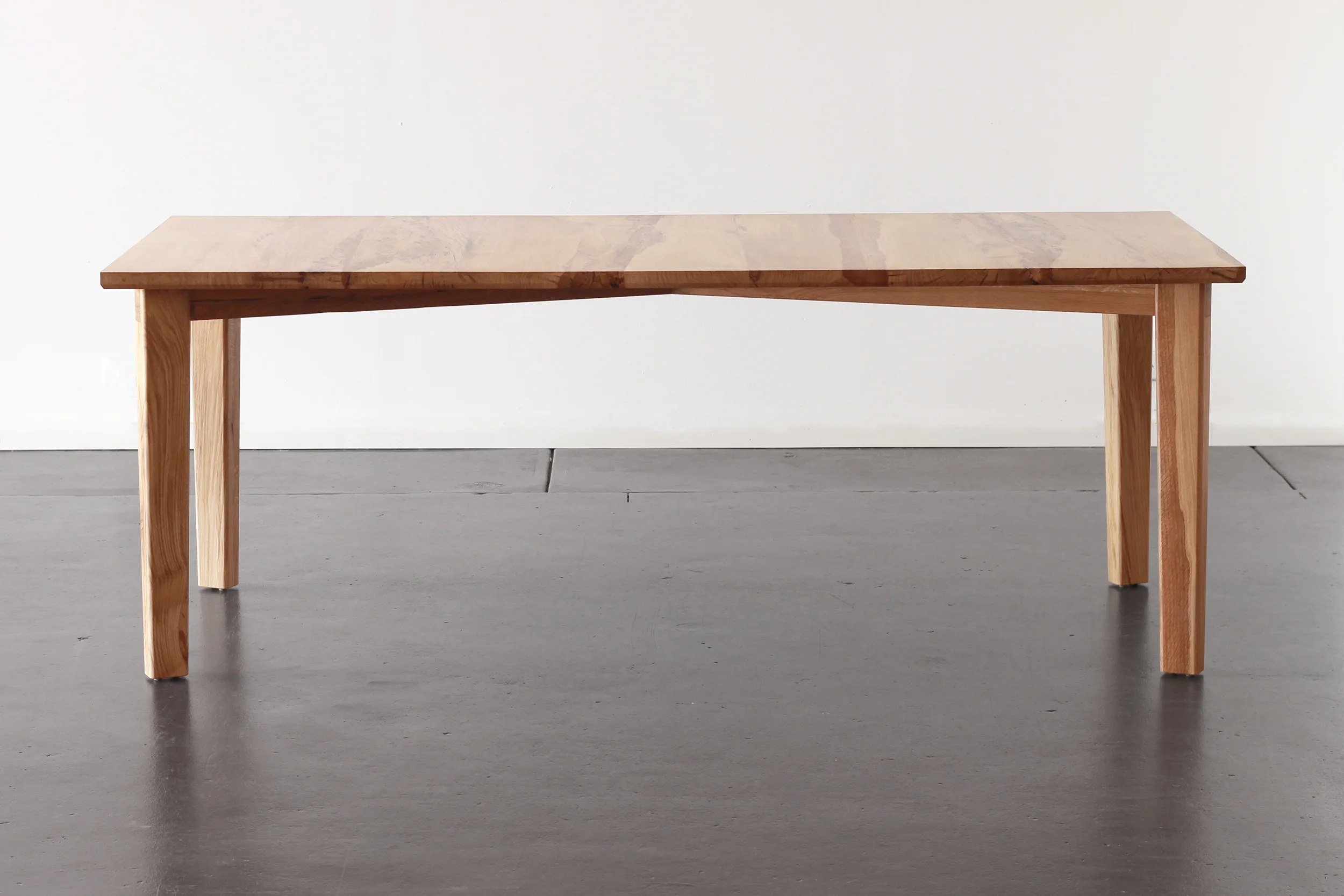 Gent Dining Table