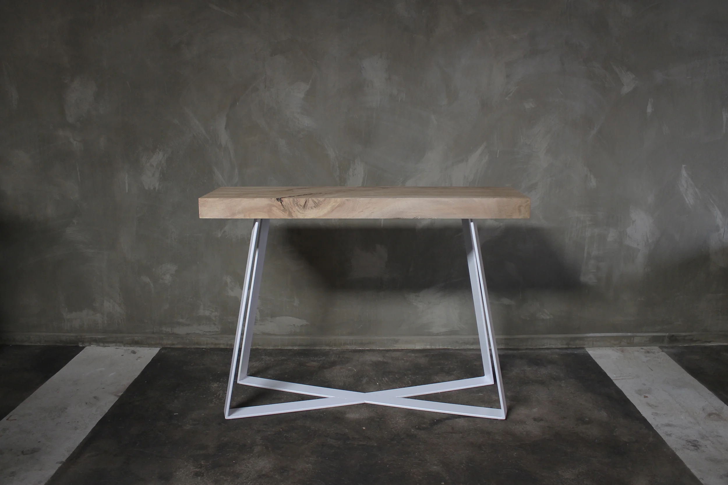 Cross Loop Console