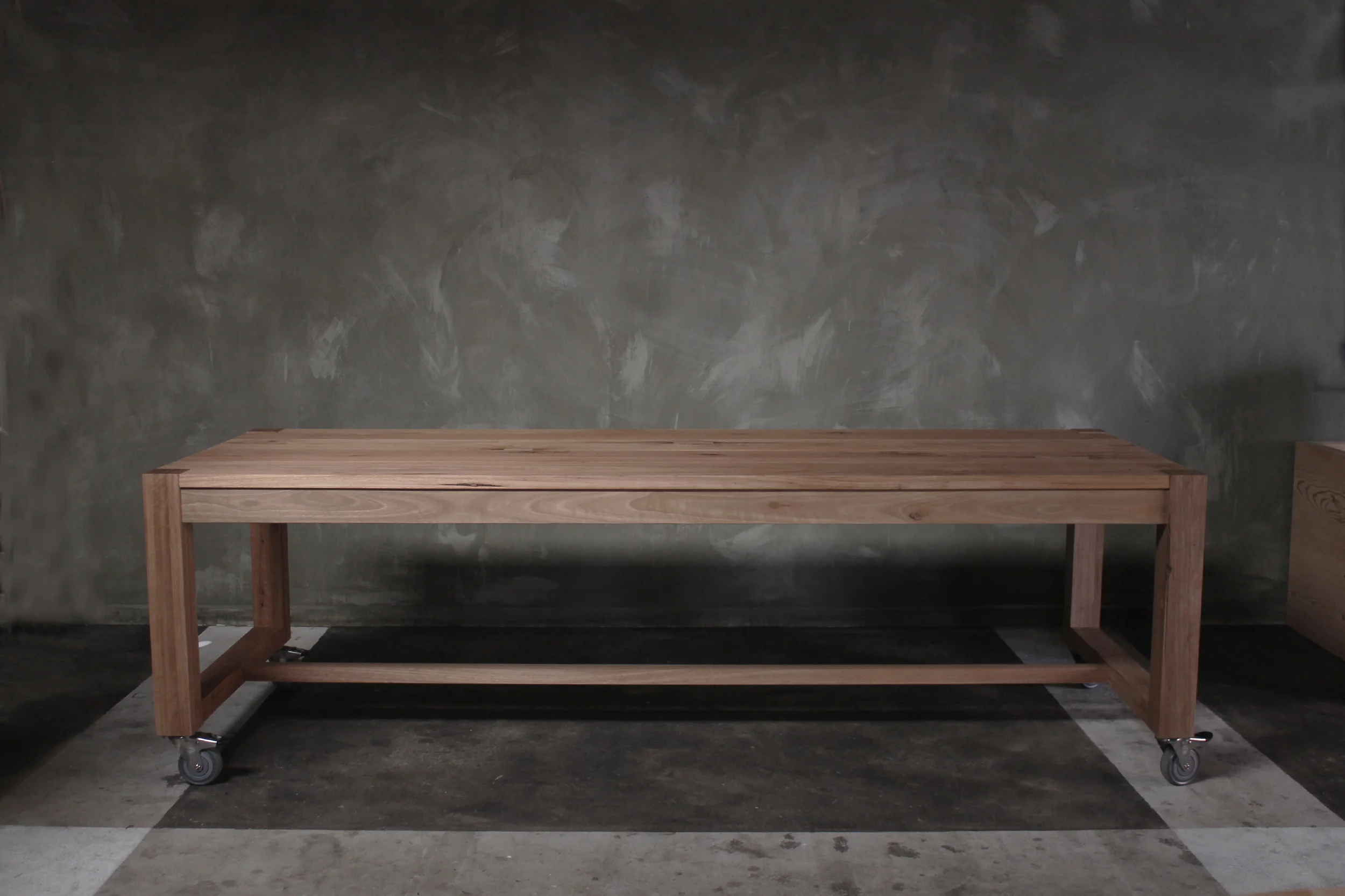 Link Dining Table