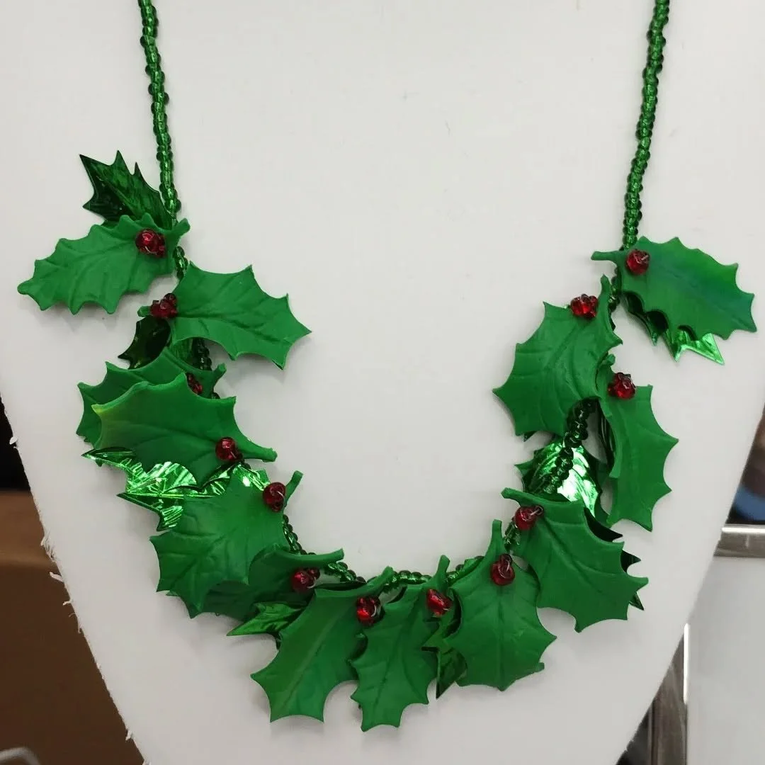 I have lots of festive necklaces and earrings, all handmade, available today and tomorrow at The Forum, Norwich.

#theforumnorwich #christmasgiftsideas #colourfuljewellery #buyhandmadethischristmas #handmadeisbest