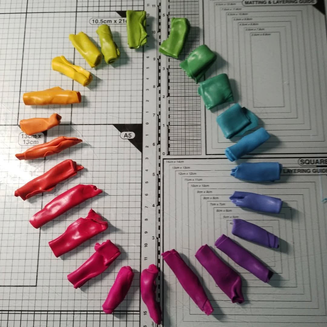 I am always amazed that from just 3 original colours of polymer clay you can get a whole rainbow of shades. 

I could have got lots more shades with more patience, but I think 24 beads will be enough for the rainbow necklace I have in mind.

#polymer