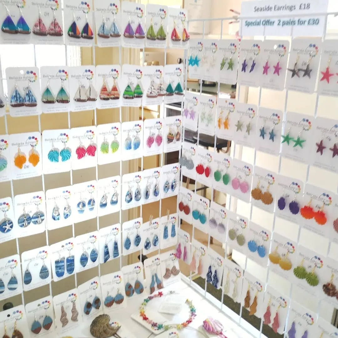 Seaside earrings are on special offer today 15th August at URCH Southwold until 4pm.

There are more than a dozen local makers and crafters here so you can be sure what you buy is truly original.

#southwoldsuffolk #seasideearrings #buyhandmade #hand