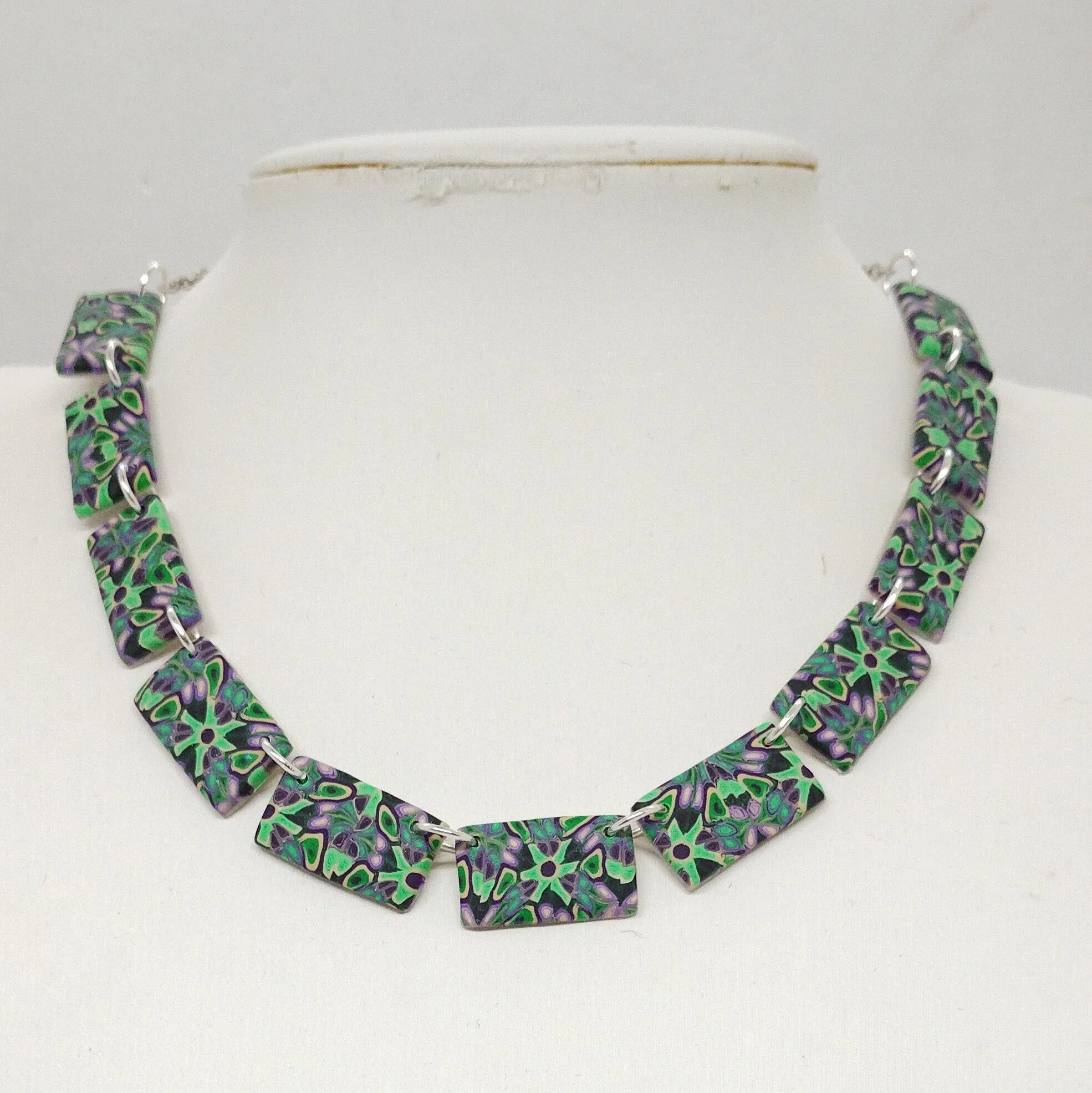Green kaleidoscope rectangle bead necklace