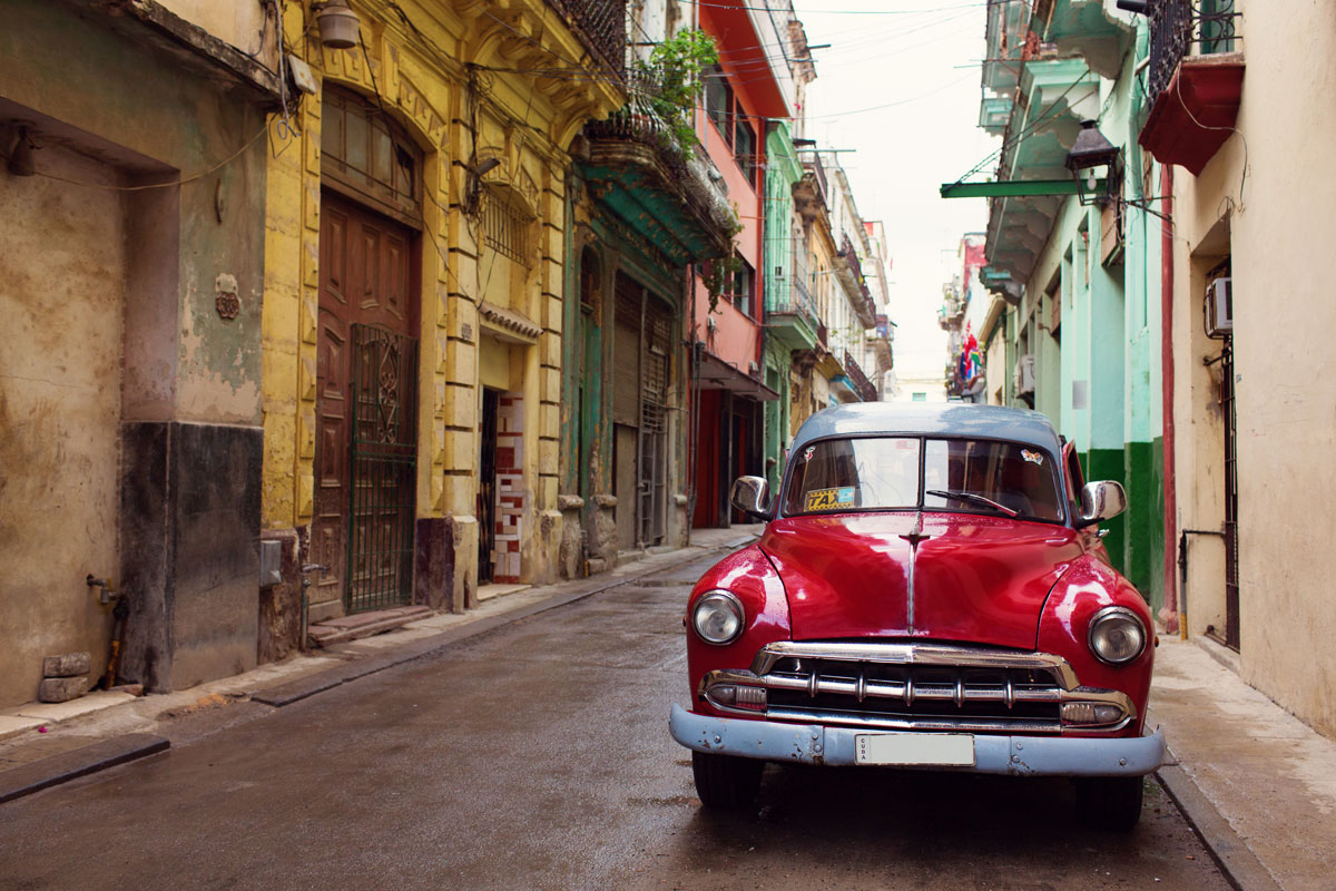 CUB_Havana-Classic-Car-©-Adobe-Stock.jpg