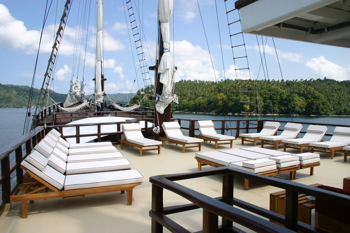 IDN_Dewi-Nusantara-Sundeck-©-Dewi-Nusantara-001.jpg