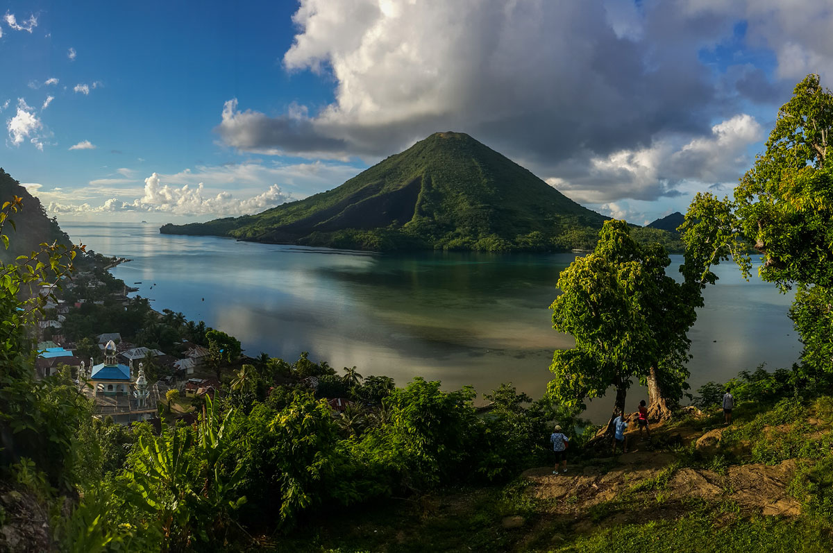 IDN_MY-Damai-Gunung-Api-©-Andrina-Bindon-1.jpg