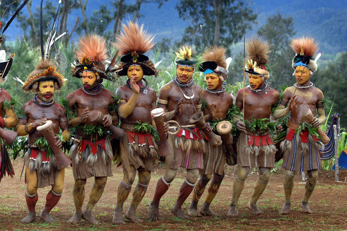 PNG_Ambua-Huli-Dancers-©-Trans-Niugini-Tours-3163.jpg
