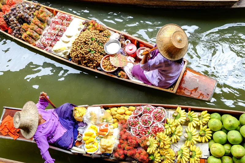 THA_Bangkok-Damnoen-Saduak-Floating-Market-©-Adobe-Stock-120220195.jpg