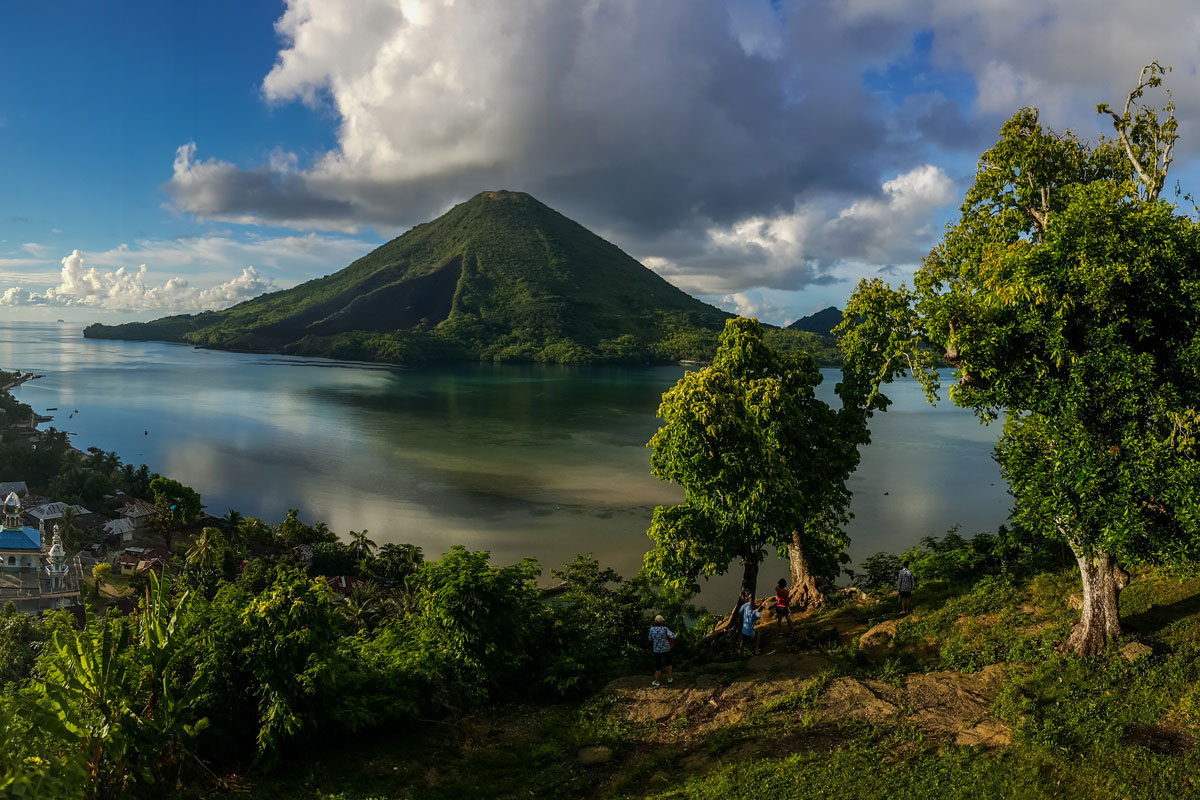 IDN_MY-Damai-Gunung-Api-©-Andrina-Bindon-1.jpg