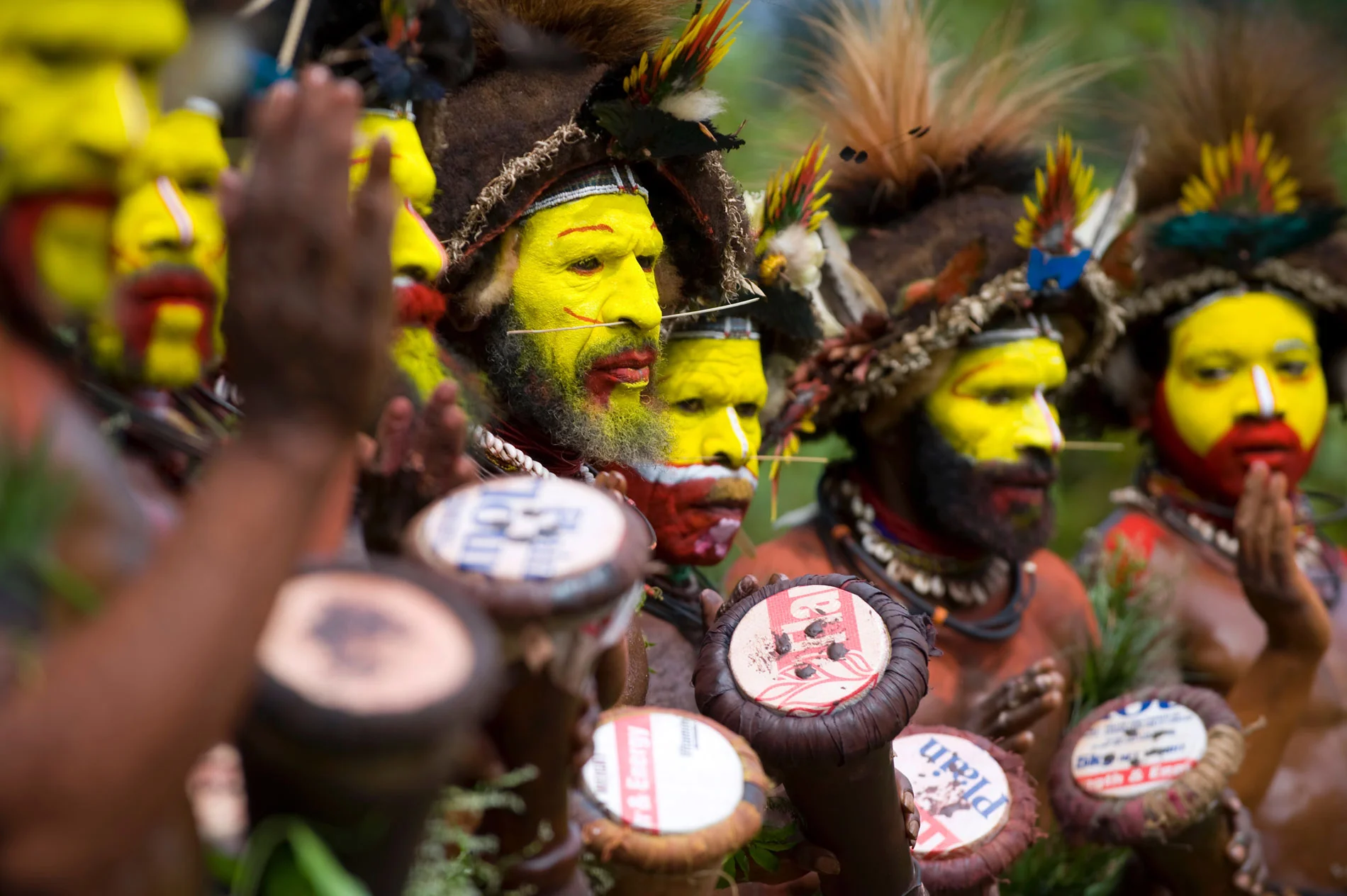 PNG_Ambua-Huli-Wigman-Singsing-©11-Thomas-Baechtold-129.jpg