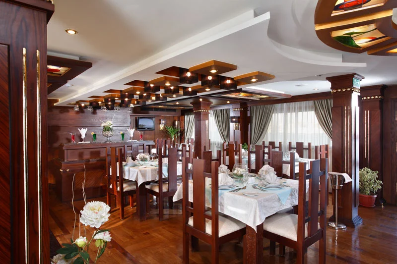 EGY_Merit-Dahabiya-Dining-©-Rhianna-Dahabiya.jpg