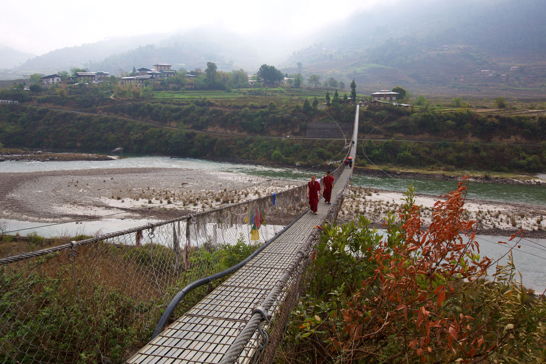 BTN_Punakha-hanging-bridge-©17-Thomas-Baechtold-1072.jpg