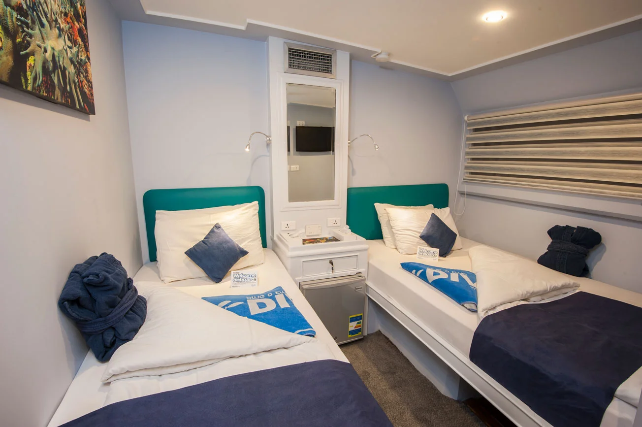 EGY_Blue-Horizon-Twin-Cabin-© BlueOTwo-4.jpg