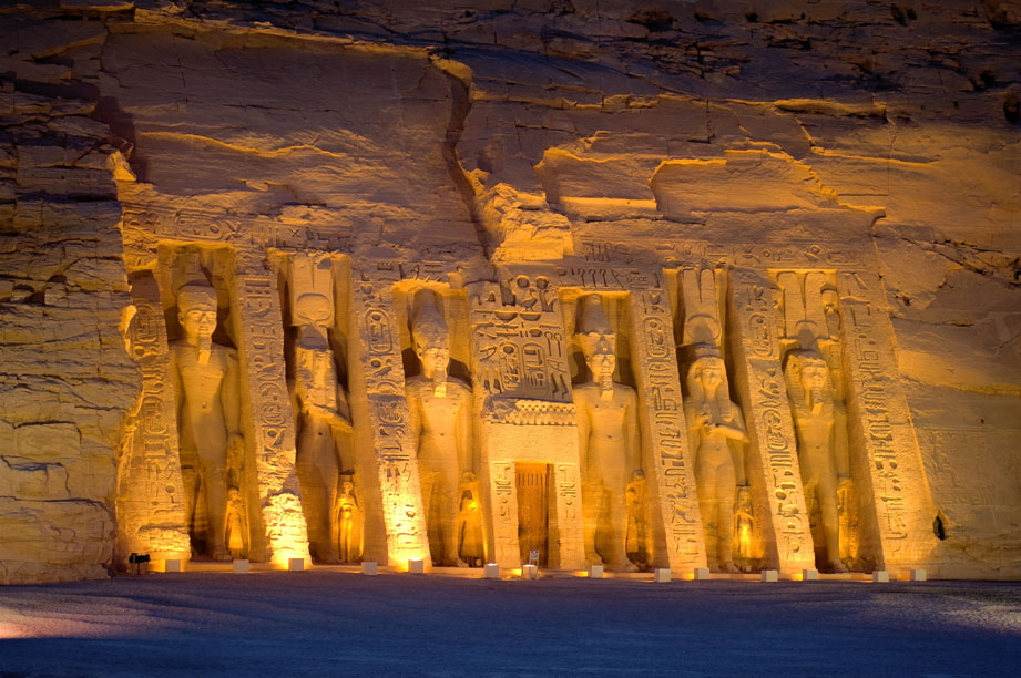 EGY_Egypt-Abu-Simbel-Nefatari-Temple-©-Egypt-Tourism-Association.jpg
