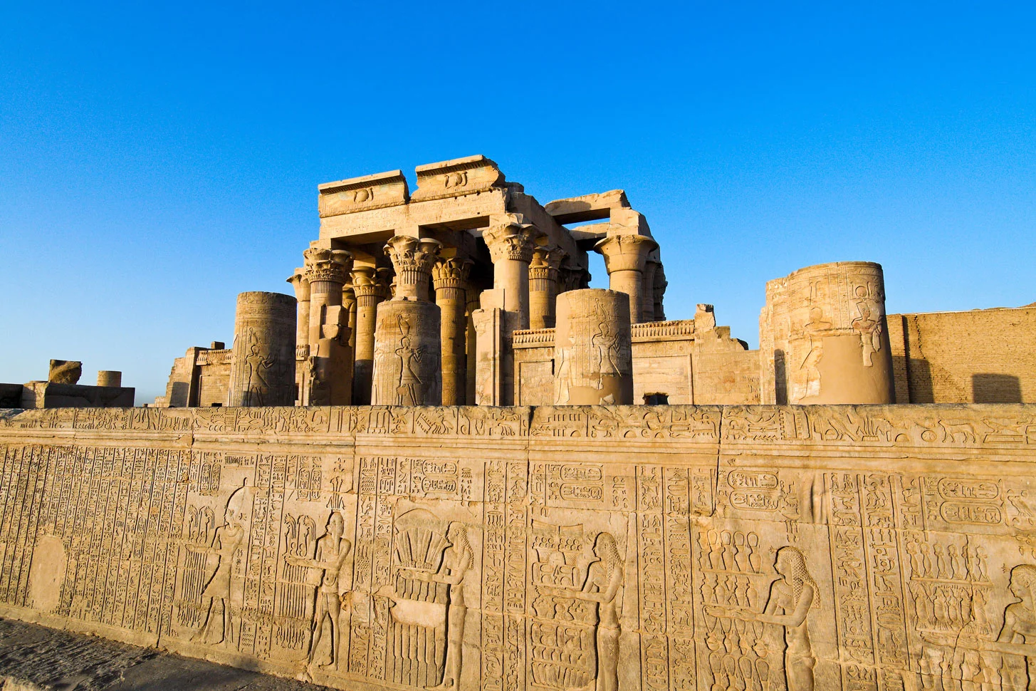 EGY_Kom-Ombo-Temple-©-AdobeStock_22311827.jpg