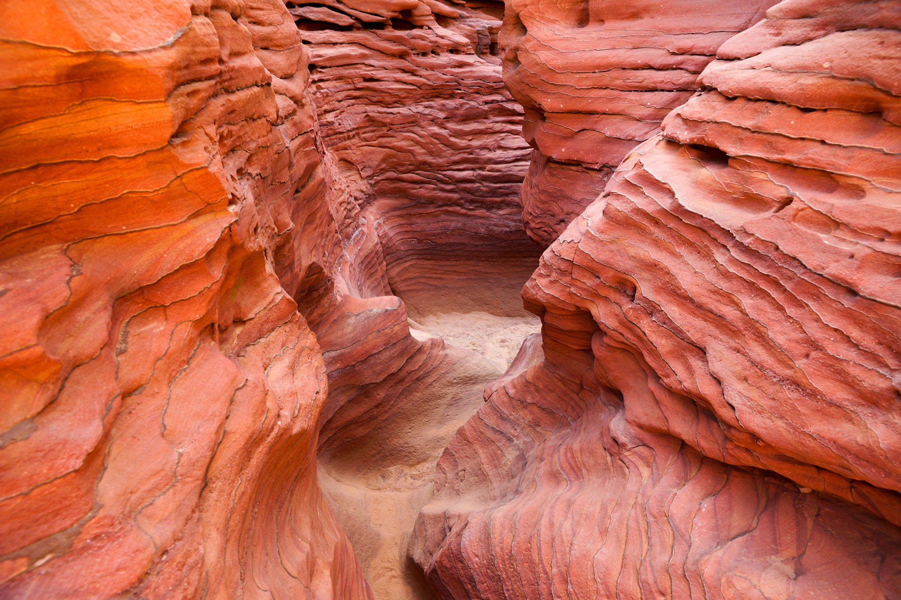 EGY_Sinai-Coloured-Canyons-©-Adobe-Stock_167790236.jpg