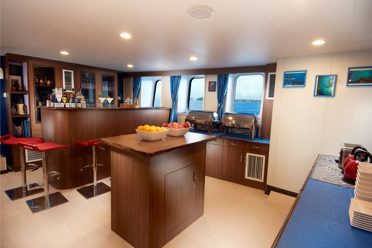 PYF_MV-French-Polynesia-Master-Bar-©-World-Wide-Dive-and-Sail.jpg
