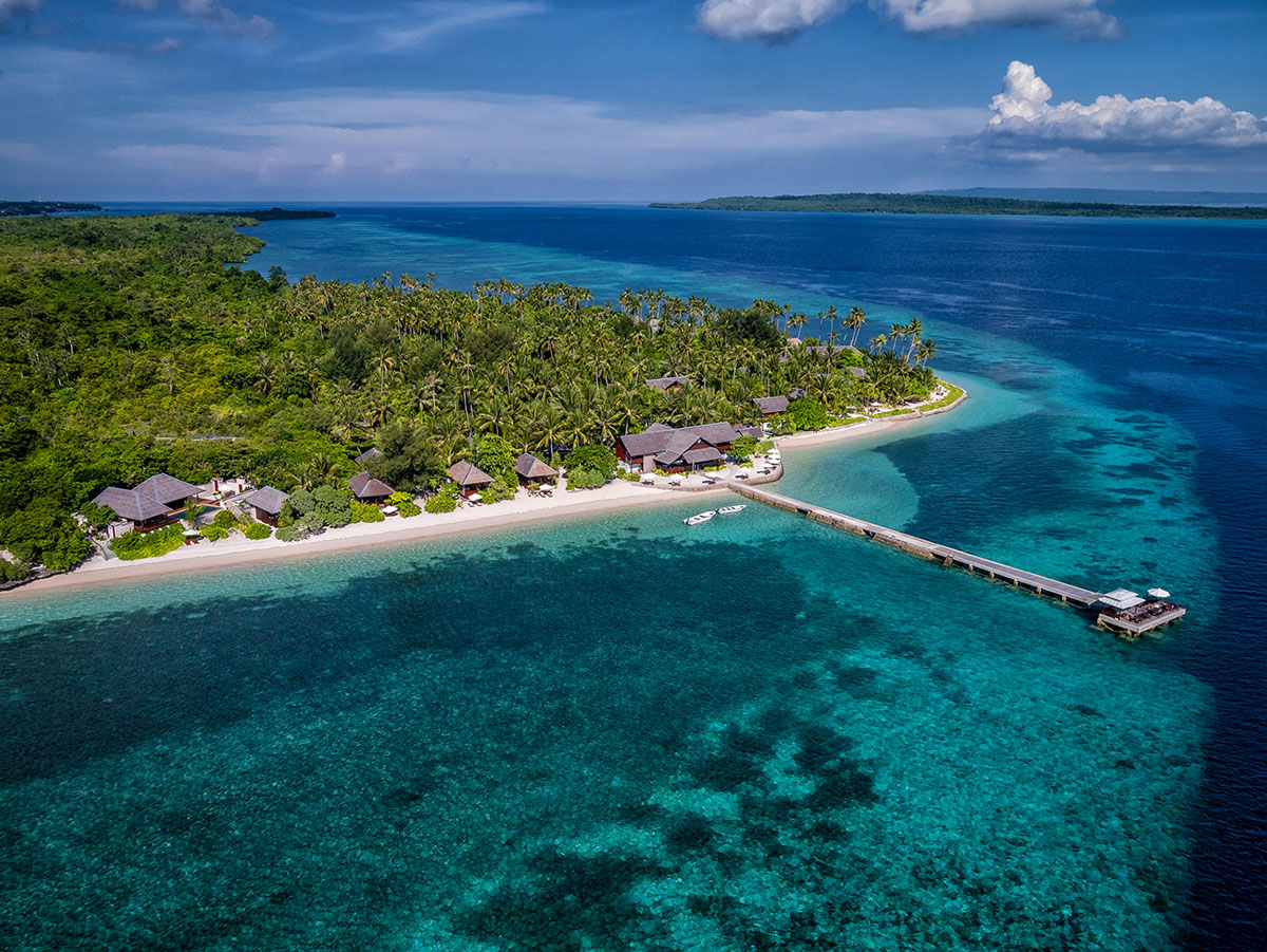 IDN_Wakatobi-Resort-Resort-and-Reef-Aerial-©-Wakatobi-Resort-WS001.jpg