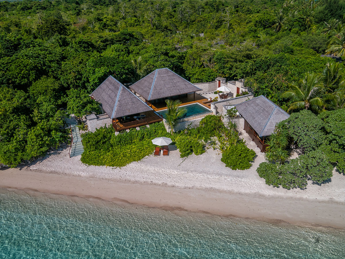 IDN_Wakatobi-Resort-Reef-Villa-One-©-Wakatobi-Resort.jpg