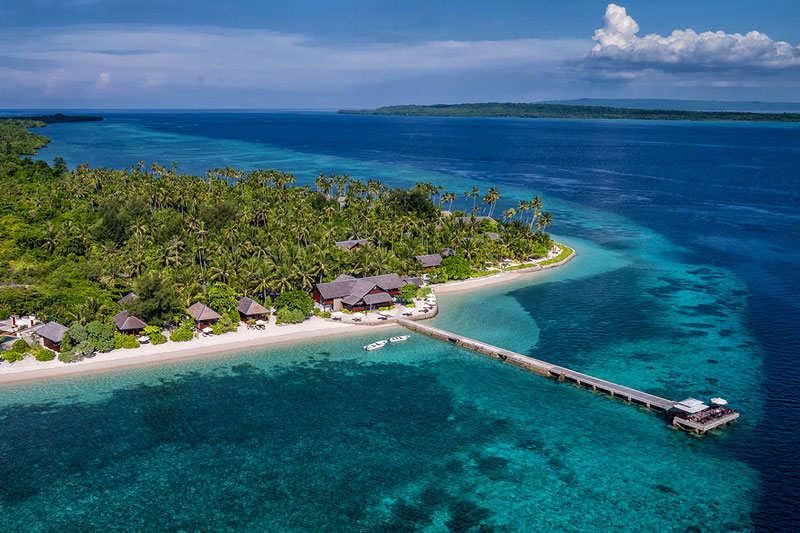 IDN_Wakatobi-Resort-Resort-and-Reef-Aerial-©-Wakatobi-Resort-WS001.jpg