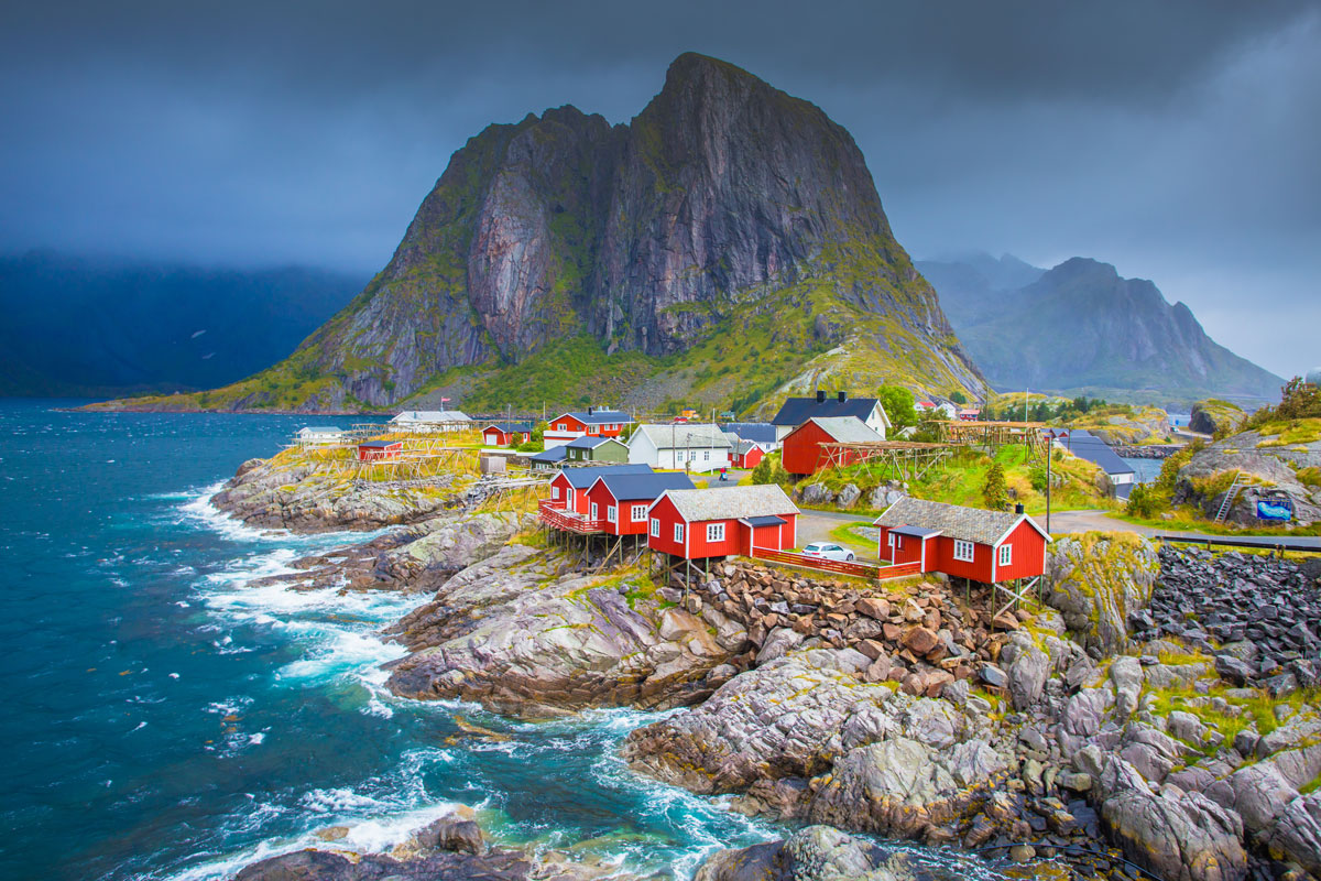 NOR_Lofoten-Islands-©-Adobe-Stock 194478710.jpg