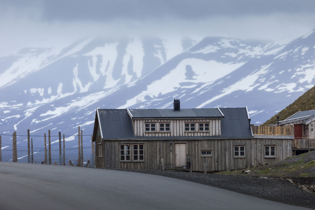 NOR_Svalbard-Longyearbyen-©-AdobeStock_102084929.jpg