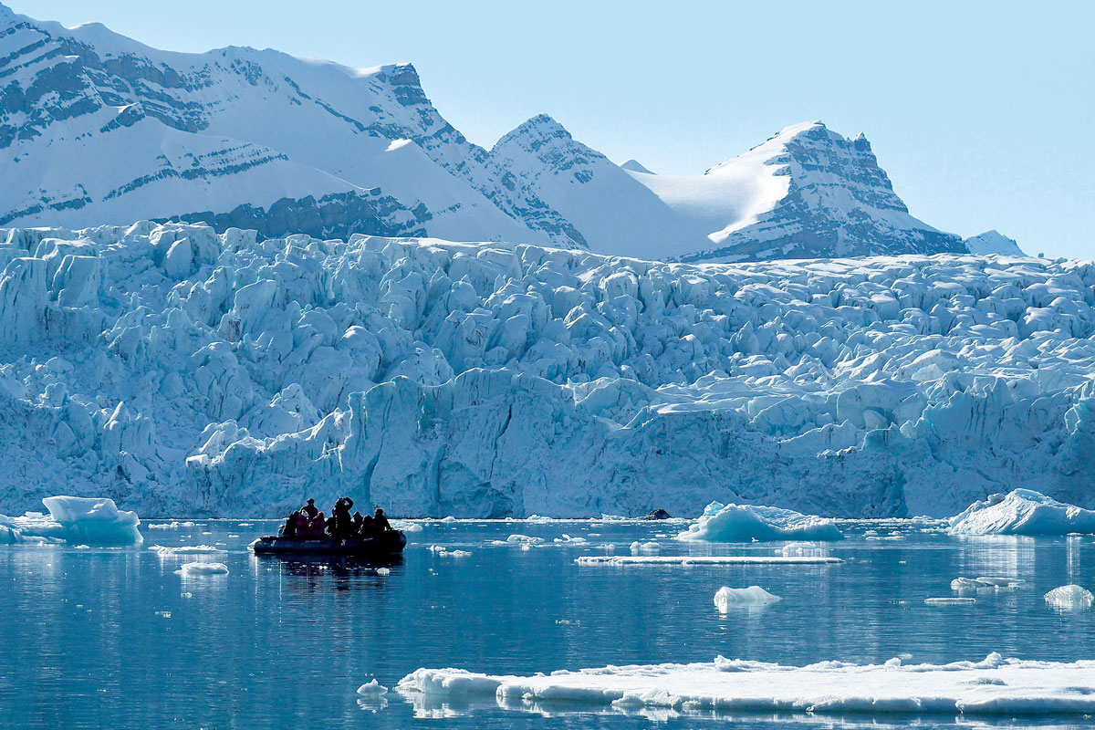 MS Stockholm - Zodiac Excursion - Wild Earth Expeditions