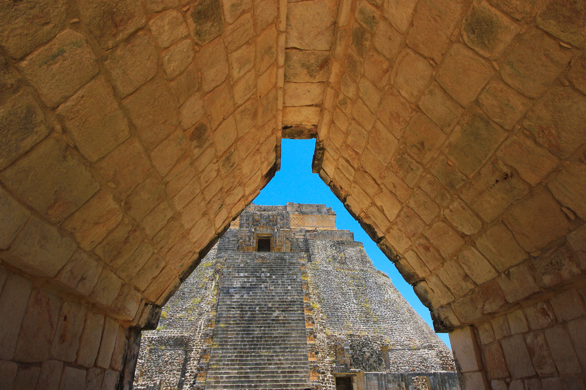 MEX_Tulum-Mayan-Ruin-©-AdobeStock_205297215.jpg