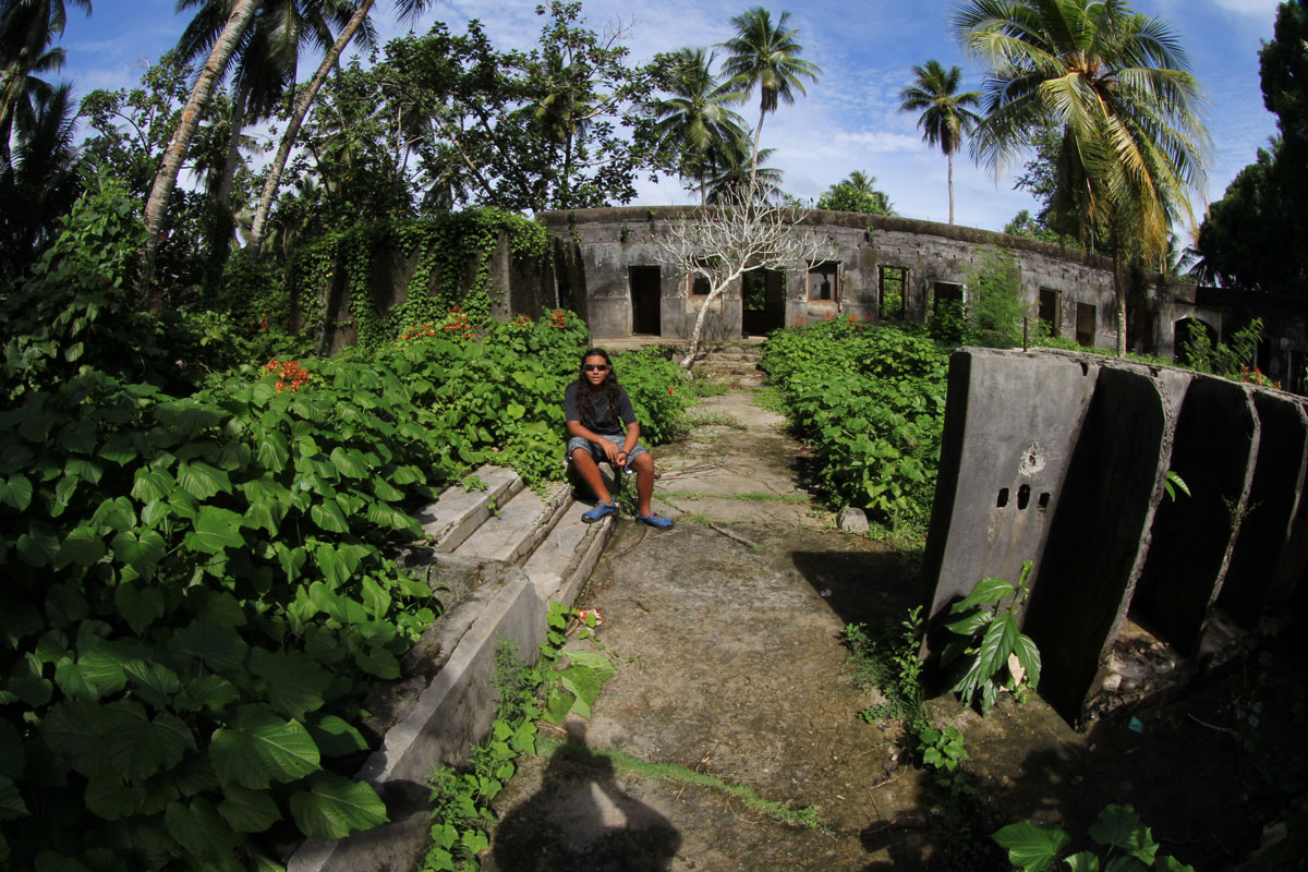 FSM_Chuuk-Tonoas-Hospital-w-Calvin-©-Ron-Leidich.jpg