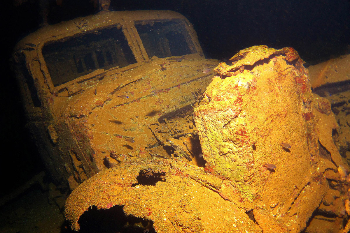 FSM_Chuuk-UW-Hoki_truck-©-WWDAS.jpg