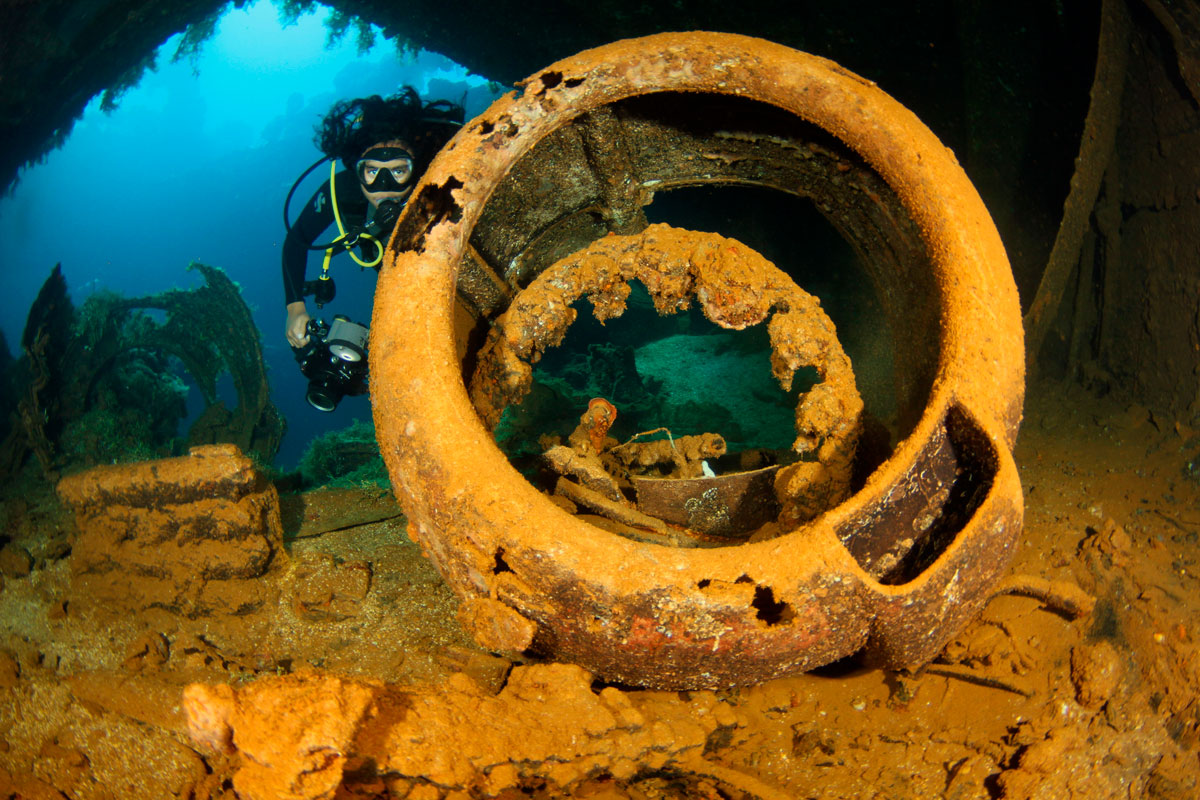 FSM_Chuuk-UW-Sankisan-Cowling-w-Calvin-©-Ron-Leidich.jpg