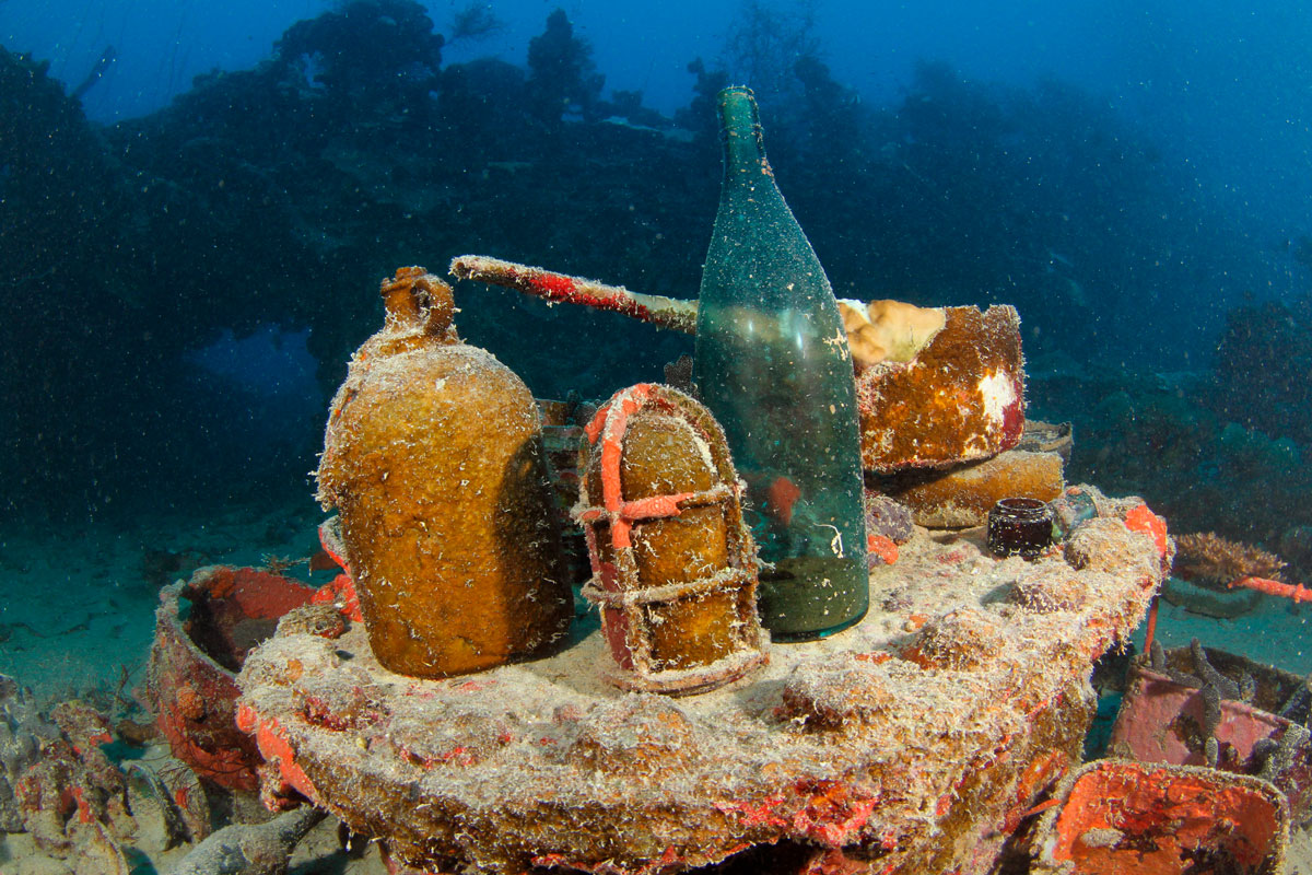 FSM_Chuuk-UW-Shinkoku-Artifact-Collection-©-Ron-Leidich.jpg