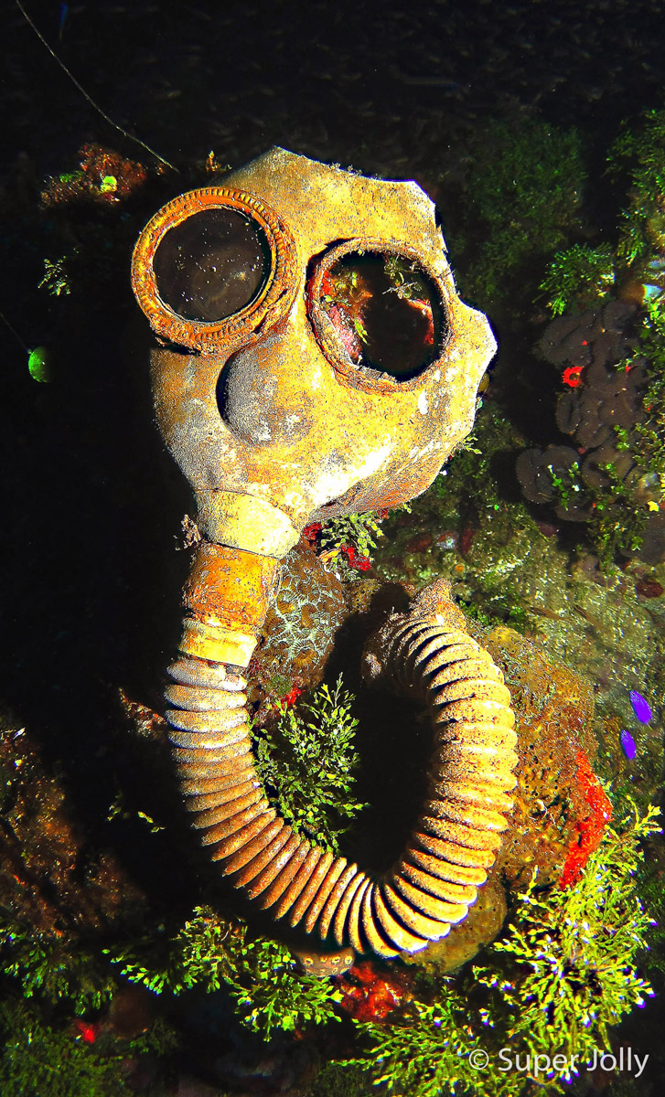 FSM_Chuuk-UW-Unkai_gas_mask-©-WWDAS.jpg