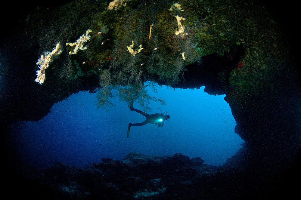 PHL_Dumaguete-UW-Chapel-Apo-Island-©-Bryan-Patrick-001.jpg