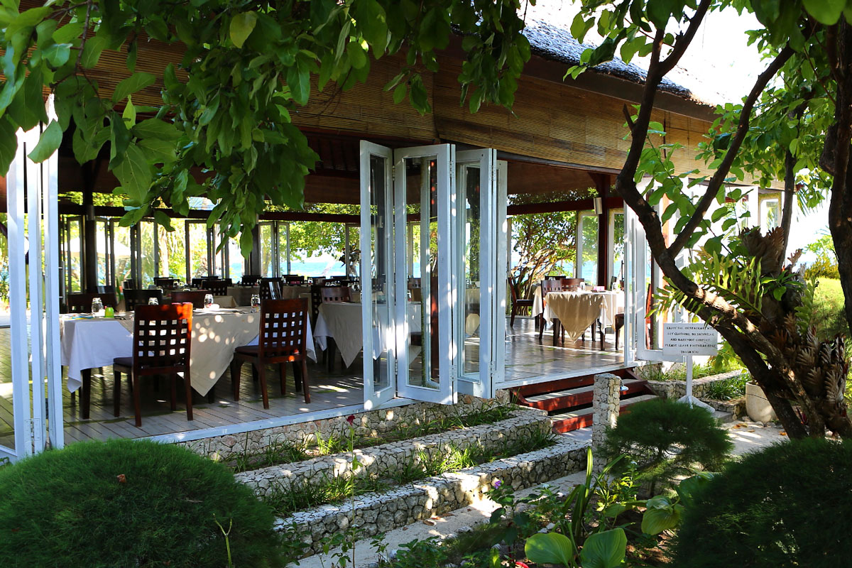 IDN_Wakatobi-Resort-Restaurant-©-Wakatobi-Resort-25.jpg