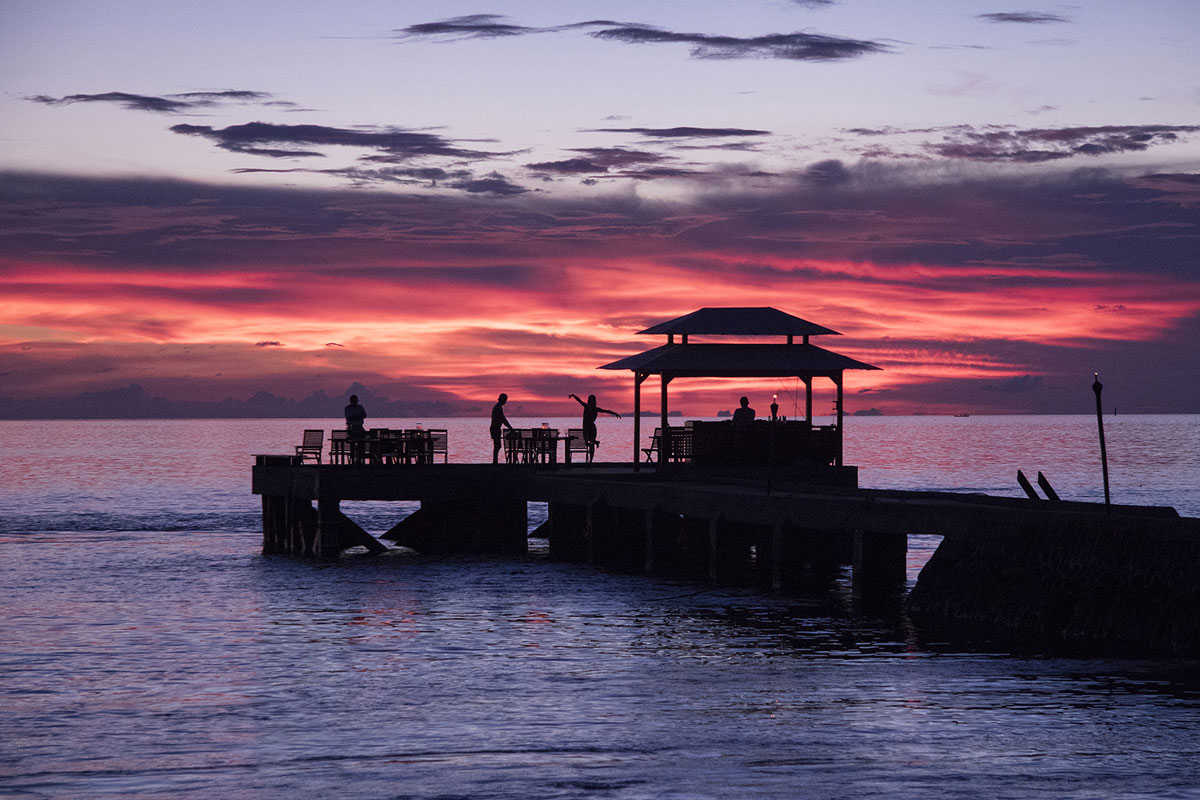 IDN_Wakatobi-Resort-Sunset-Jetty-Bar-©-Wakatobi-Resort-34.jpg